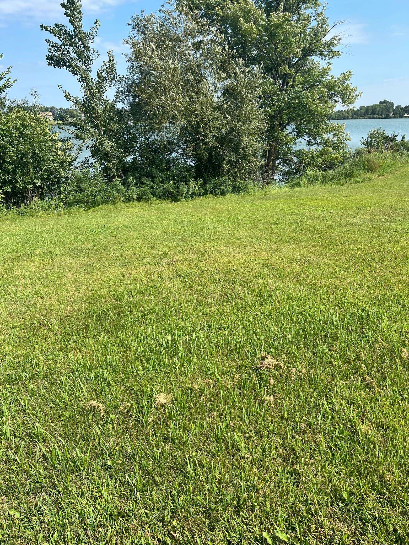 640 West Lake ST W, Avoca, MN 56114