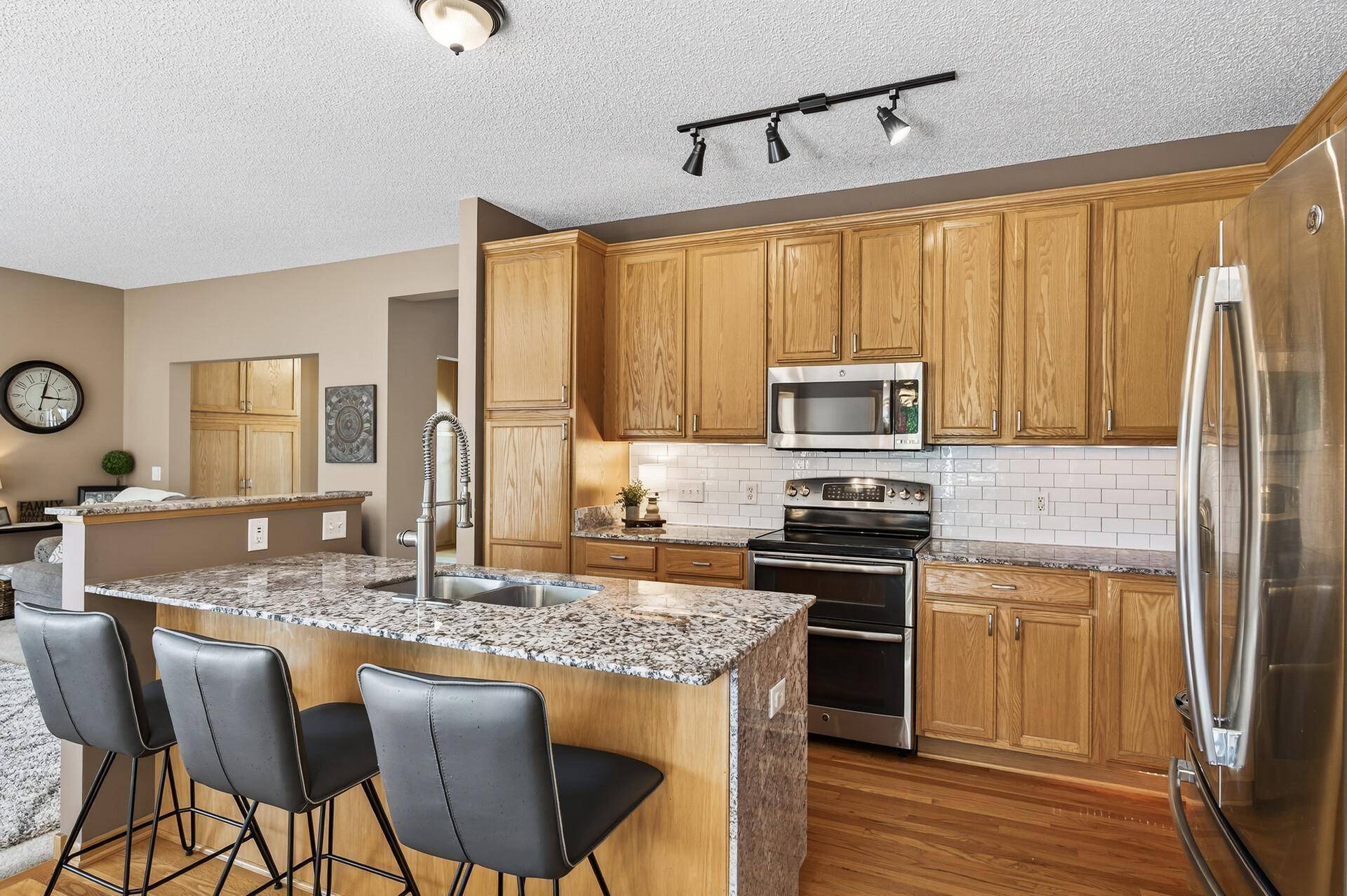 18614 Trott Brook Pkwy NW, Elk River, MN 55330