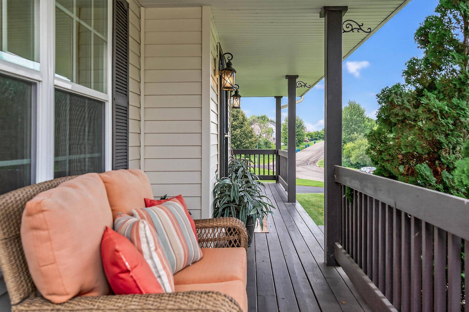 18614 Trott Brook Pkwy NW, Elk River, MN 55330