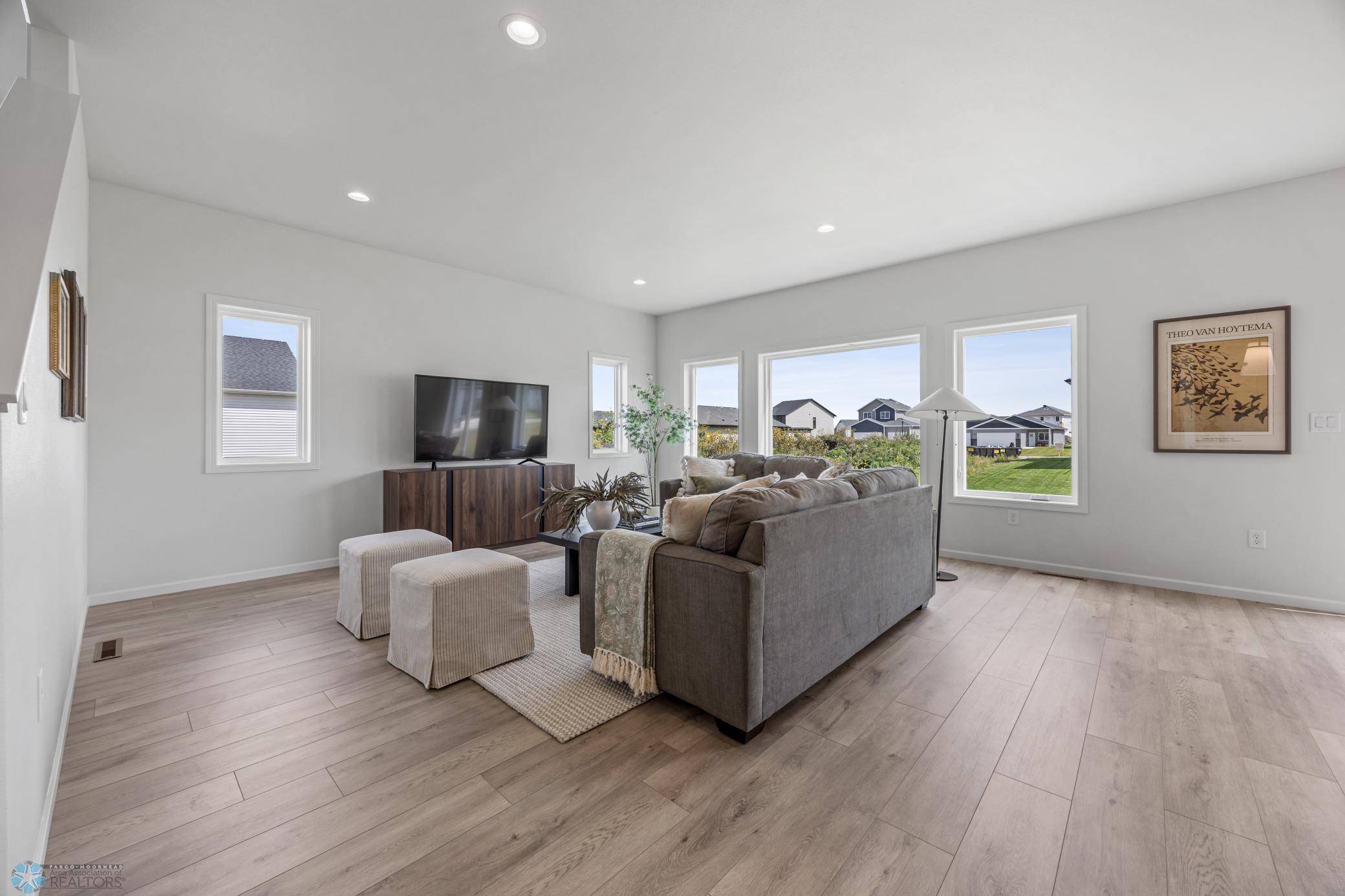 603 Lorraine WAY, Colfax, ND 58018