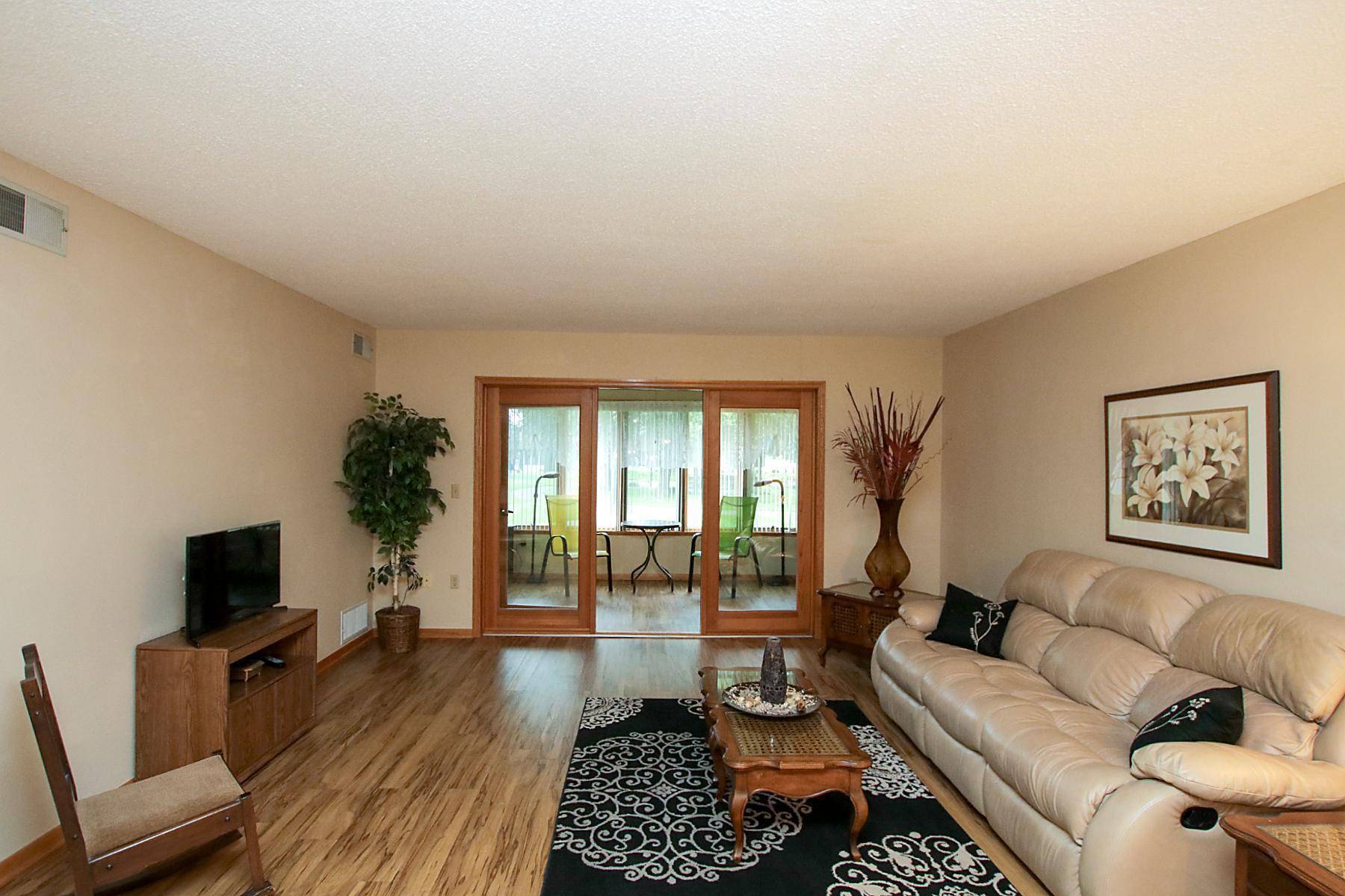 250 Freemont AVE SE #113, Hutchinson, MN 55350