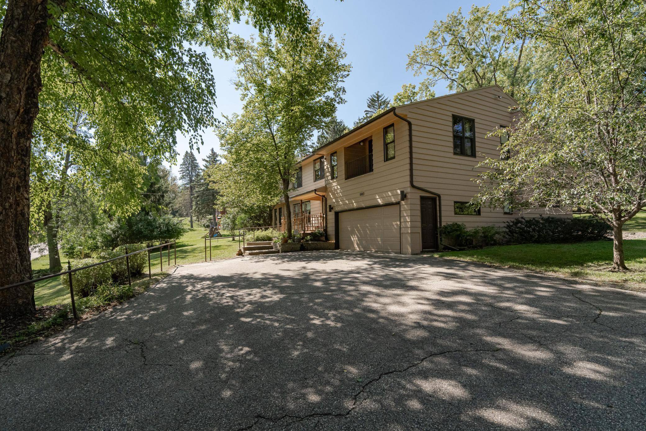 1103 Skyline DR SW, Rochester, MN 55902