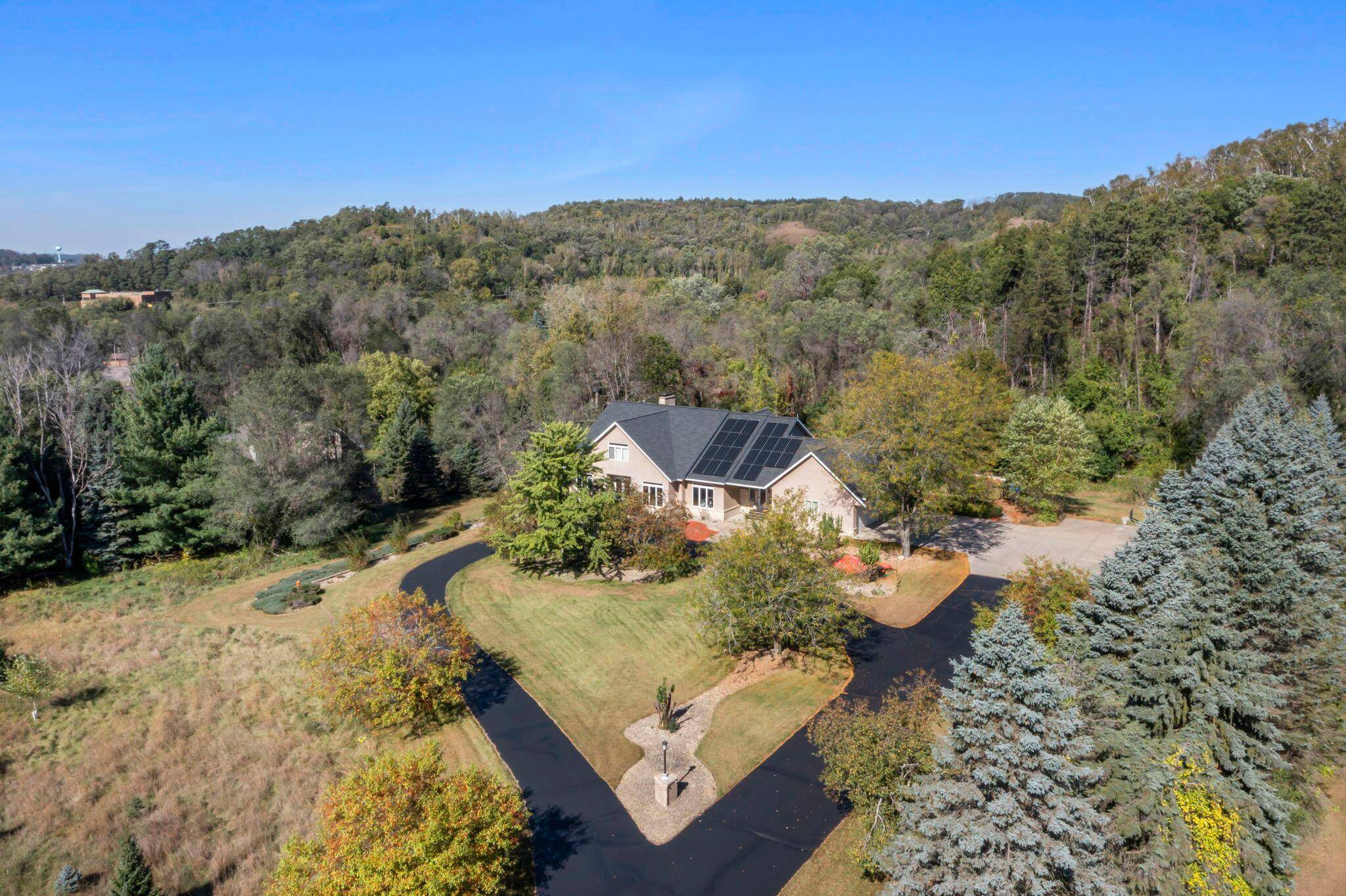 2345 S Oak DR, Red Wing, MN 55066