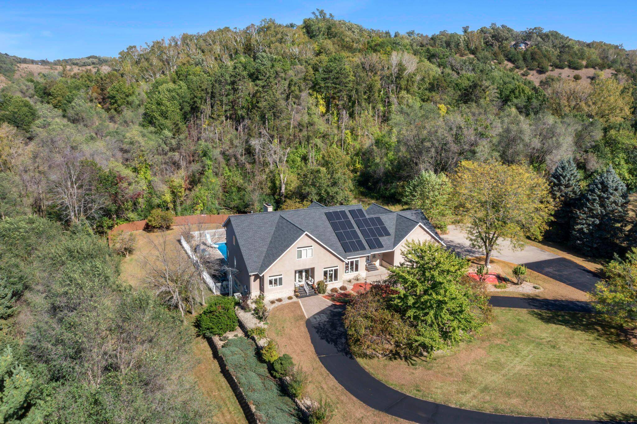 2345 S Oak DR, Red Wing, MN 55066