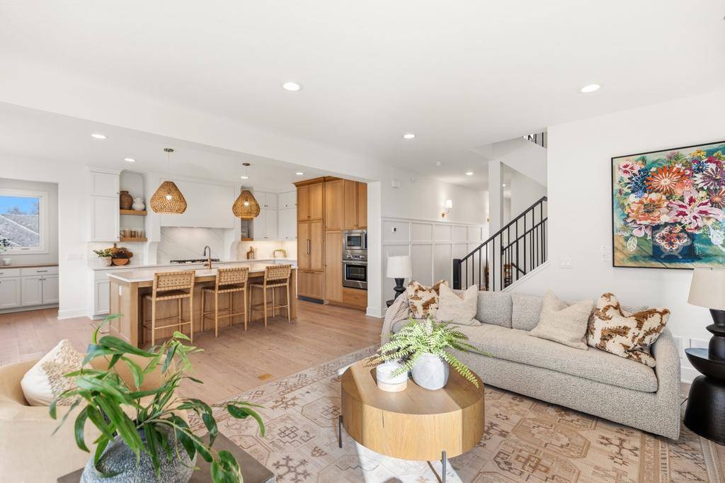 11184 Johnson RDG, Eden Prairie, MN 55347