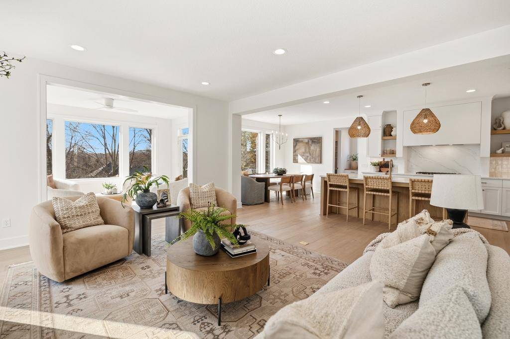 11184 Johnson RDG, Eden Prairie, MN 55347