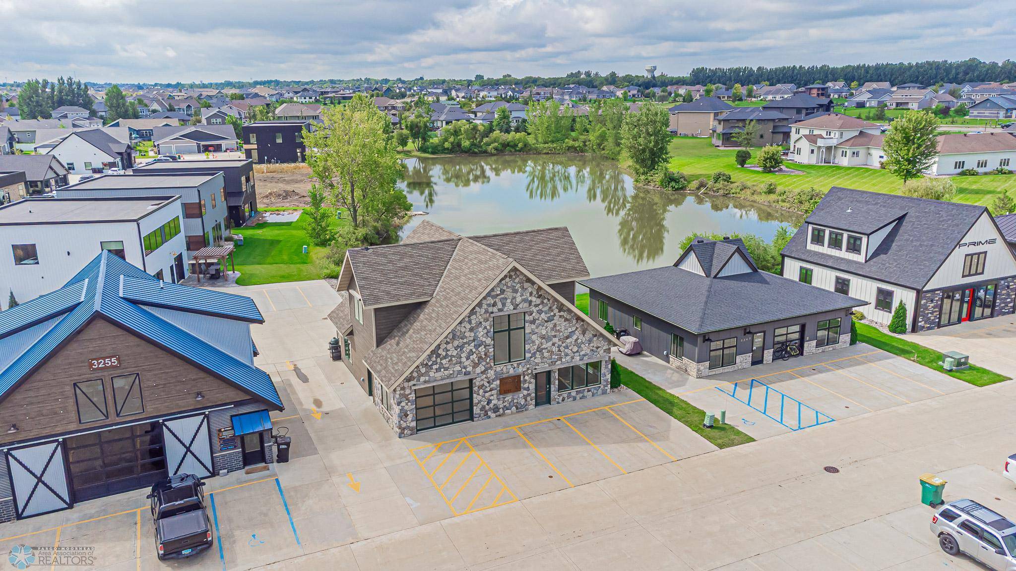 3251 Oak Ridge LOOP E, West Fargo, ND 58078