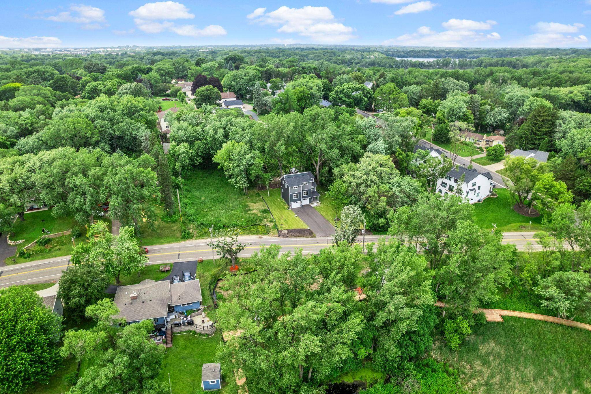 2817 Victoria ST N, Roseville, MN 55113