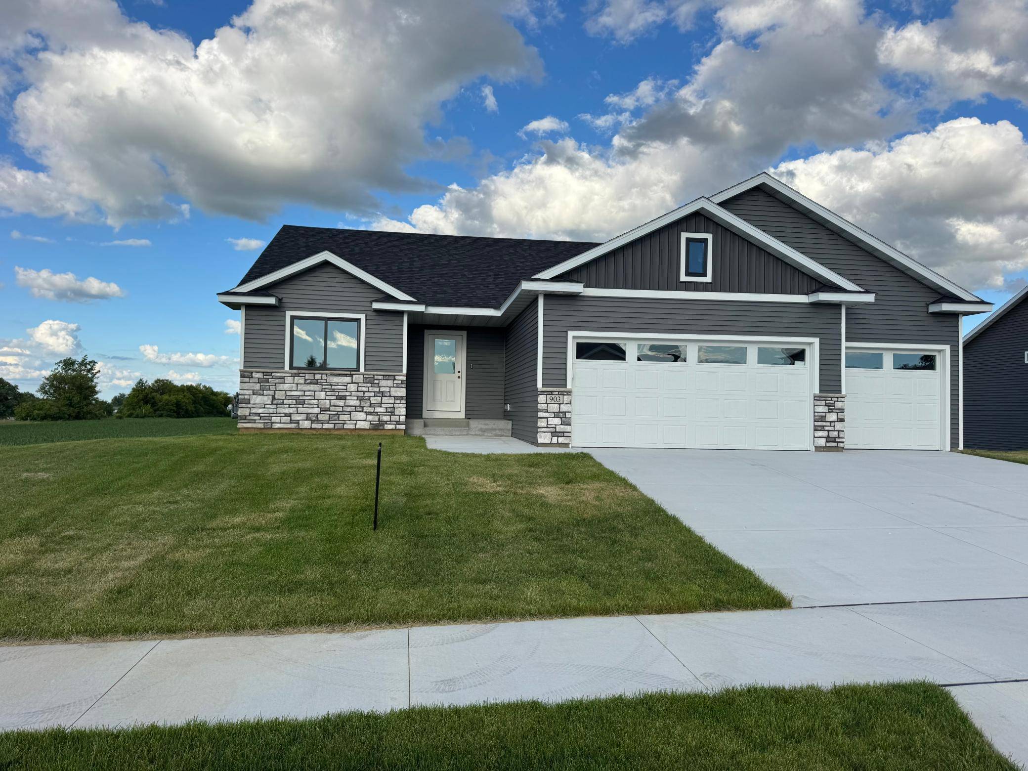 903 7th AVE, Wanamingo, MN 55983