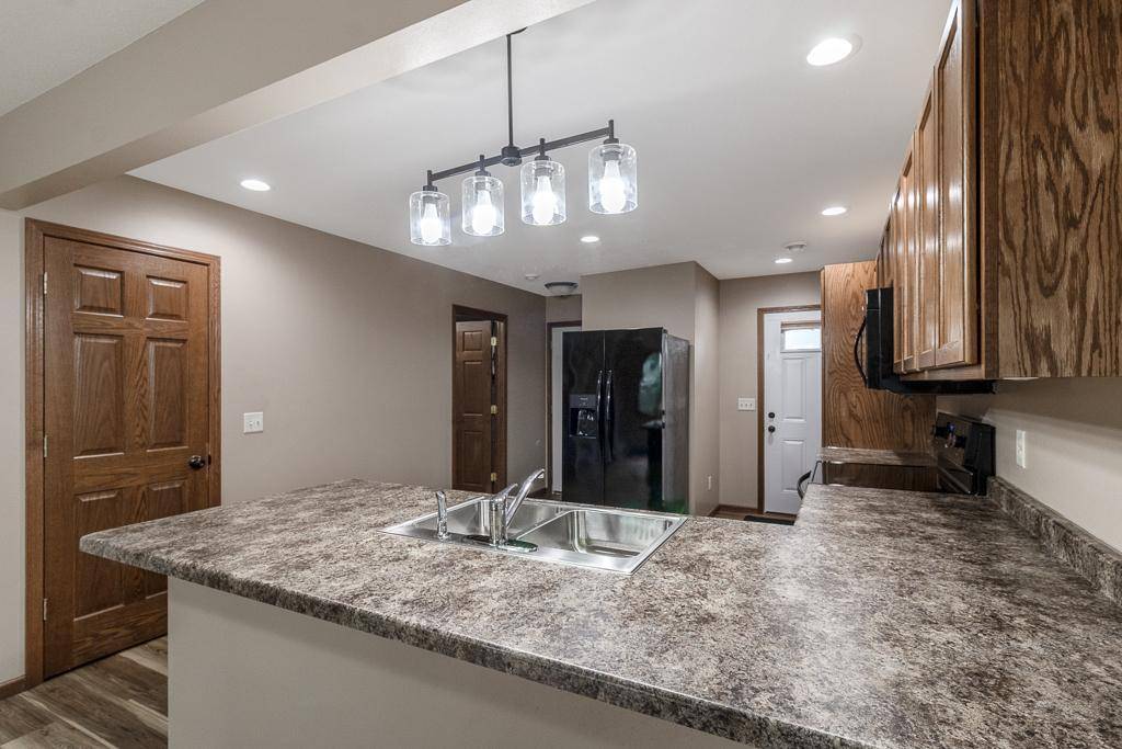101 N Duck Lake AVE, Madison Lake, MN 56063