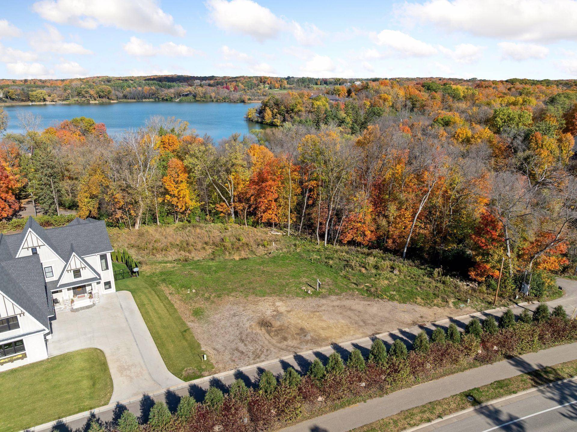 1050 Old Long Lake RD, Long Lake, MN 55391