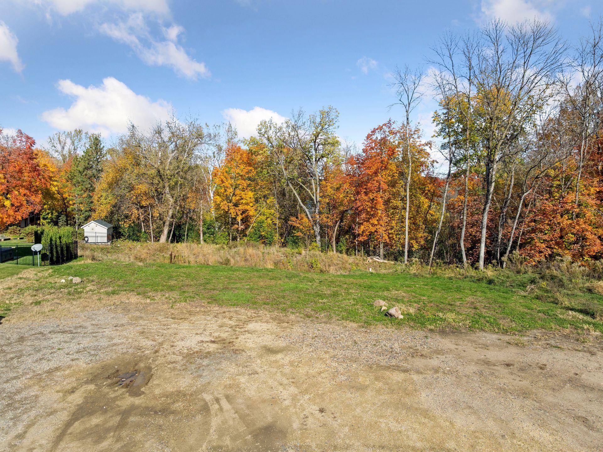 1050 Old Long Lake RD, Long Lake, MN 55391