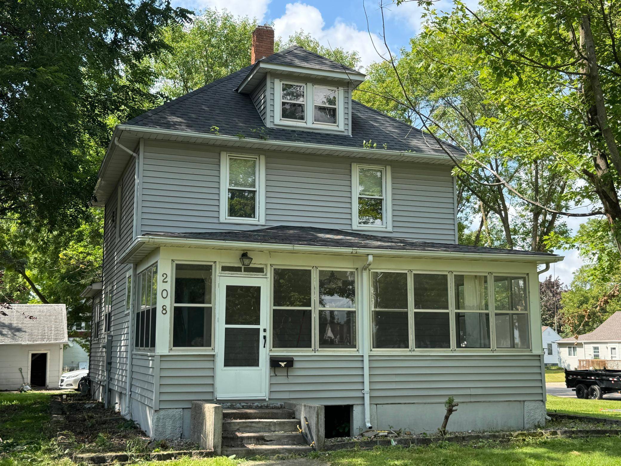 208 N 7th ST, Olivia, MN 56277