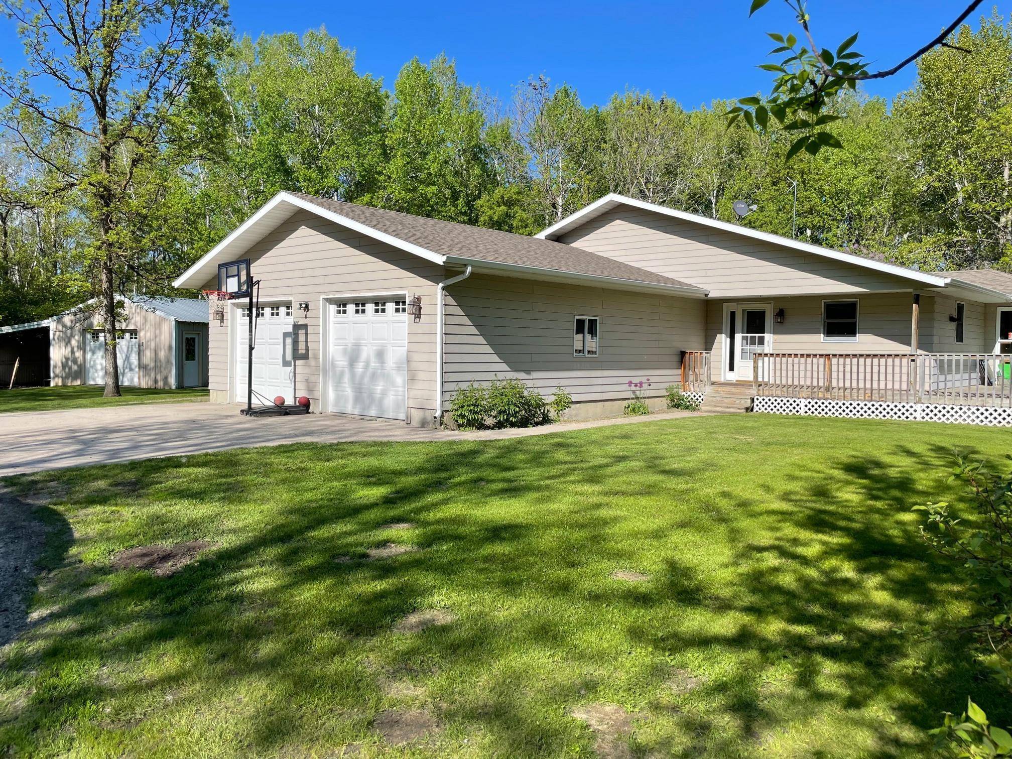 39947 River Oaks DR, Roseau, MN 56751