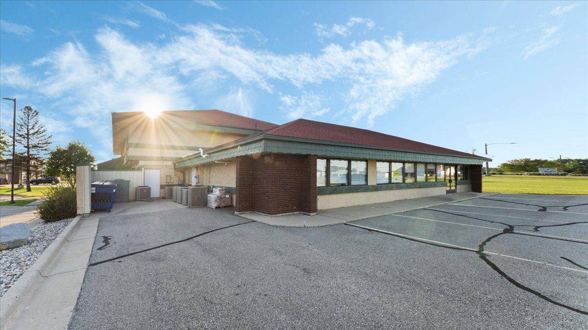 2320 Highway 12 E #2, Willmar, MN 56201