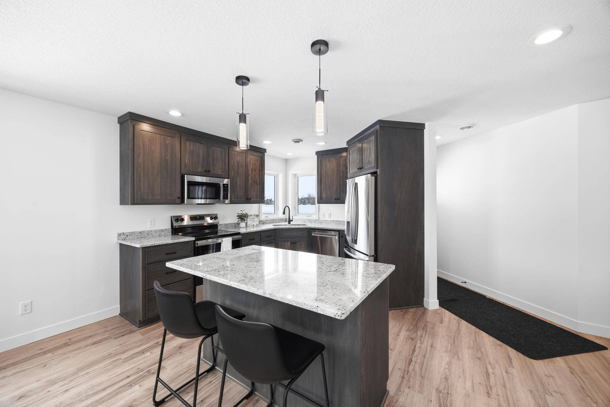 254 Eau Claire AVE SE, Hutchinson, MN 55350
