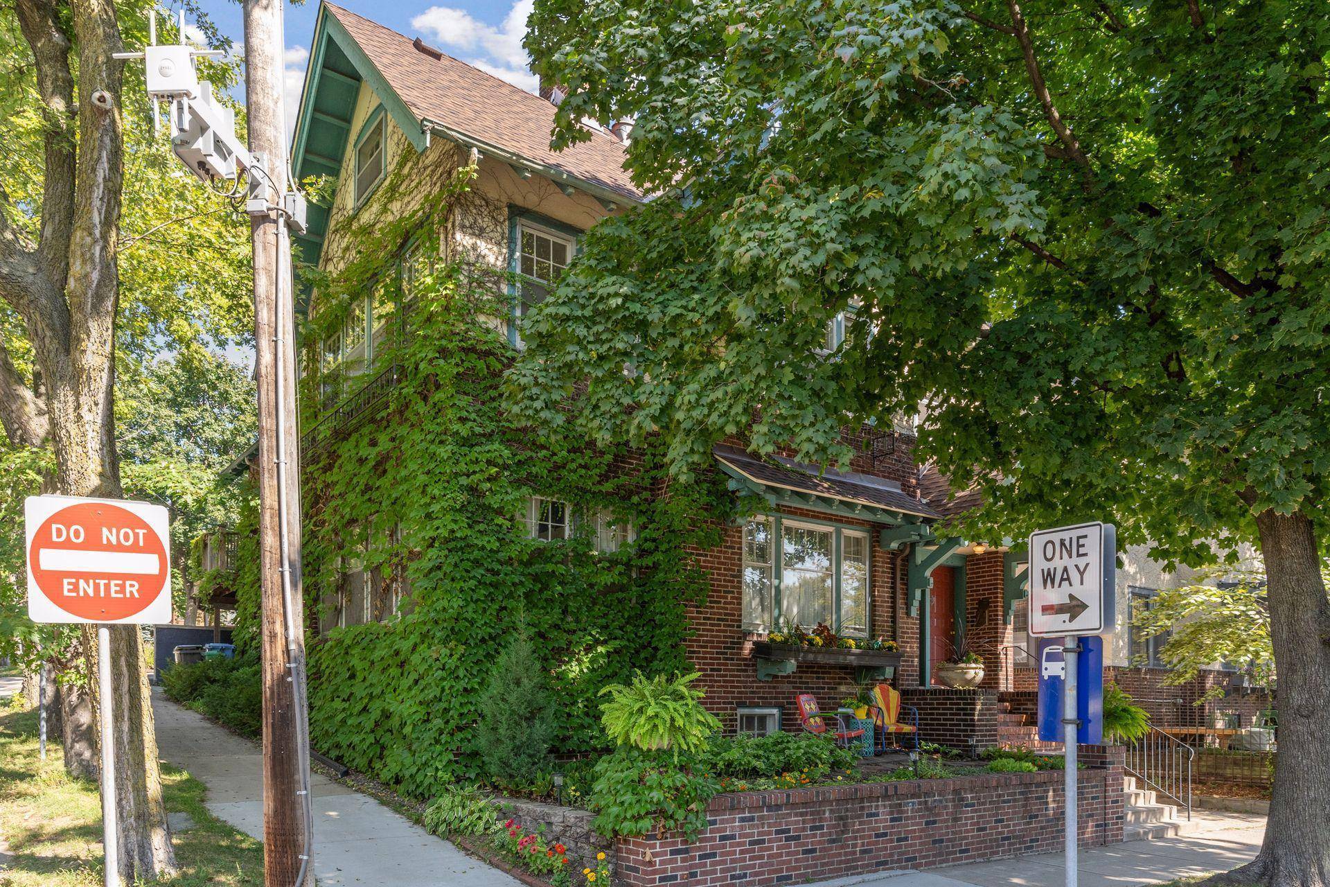 1222 Douglas AVE, Minneapolis, MN 55403