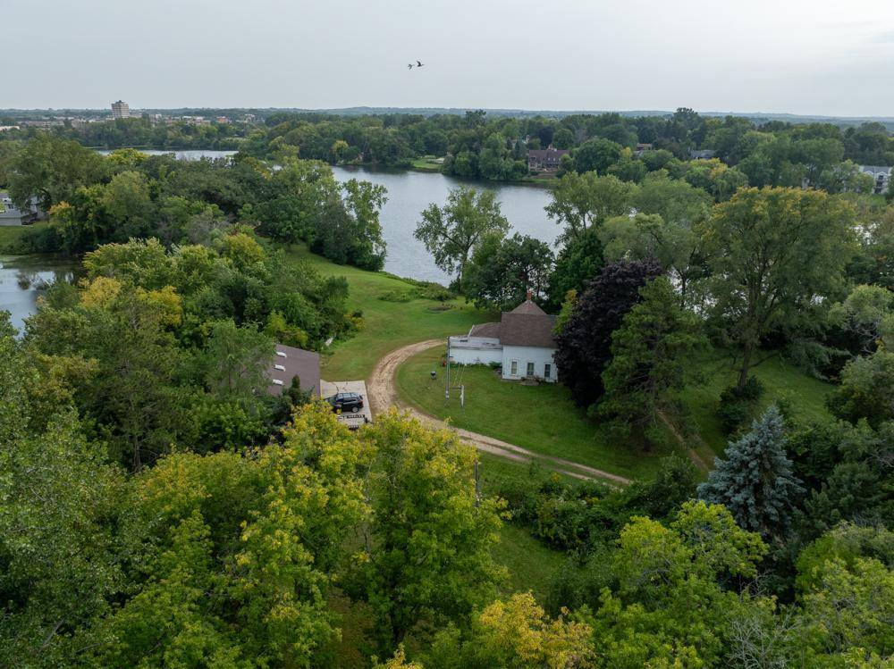 1360 Lone Oak RD, Eagan, MN 55121