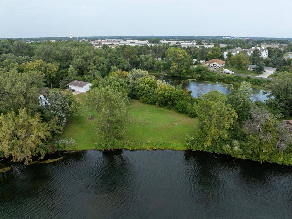 1360 Lone Oak RD, Eagan, MN 55121