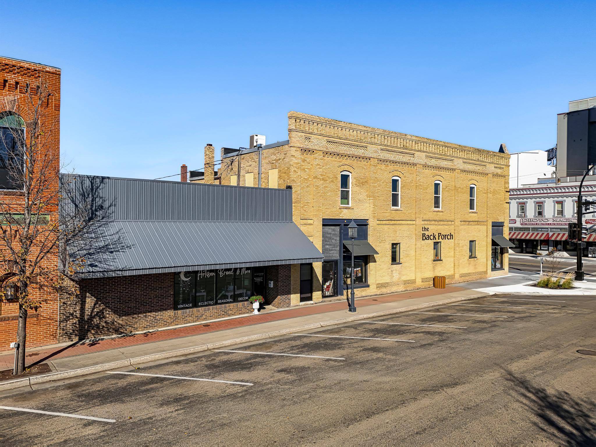 114 1st Ave S, Perham, MN 56573