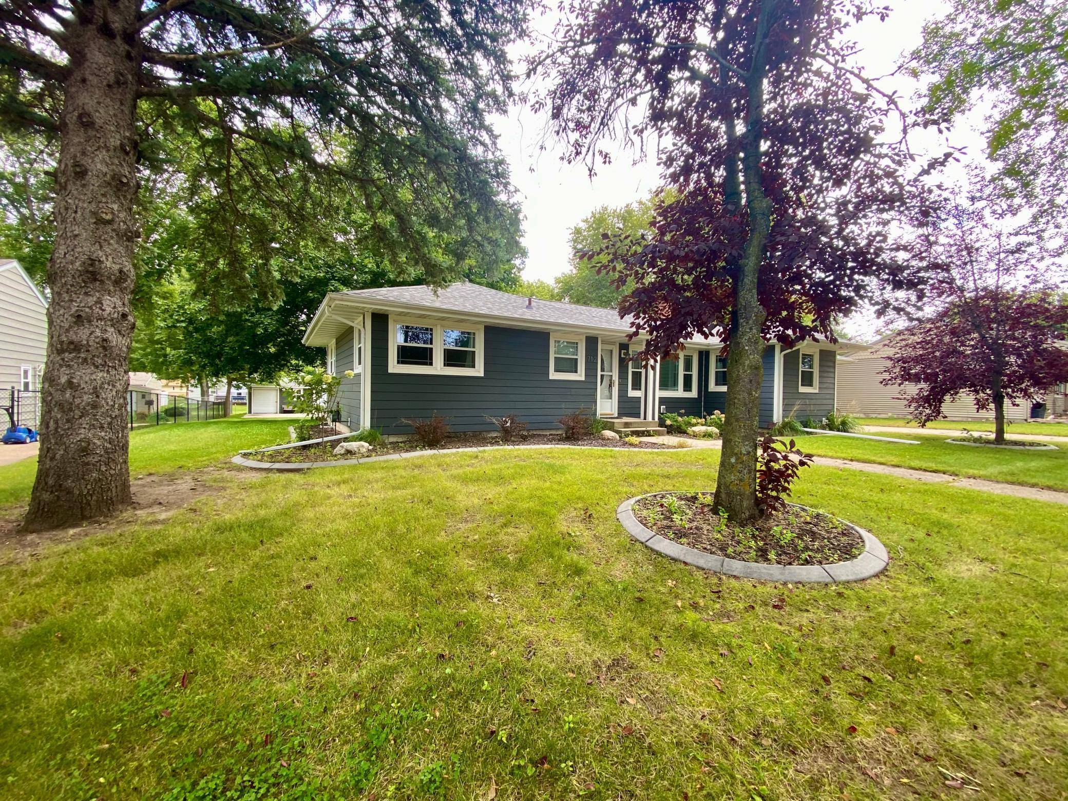 712 S 11th ST, Montevideo, MN 56265