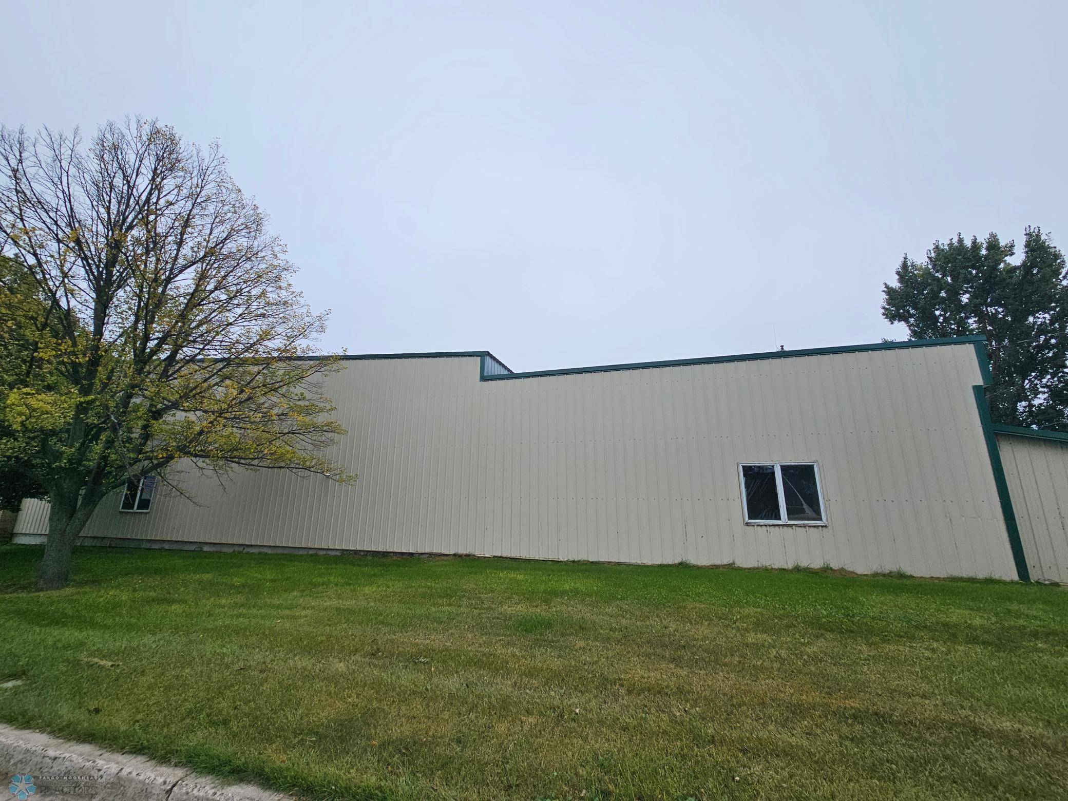 44 Wiley AVE N, Lidgerwood, ND 58053