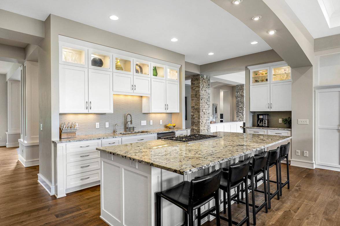 8700 Legends Club DR, Prior Lake, MN 55372