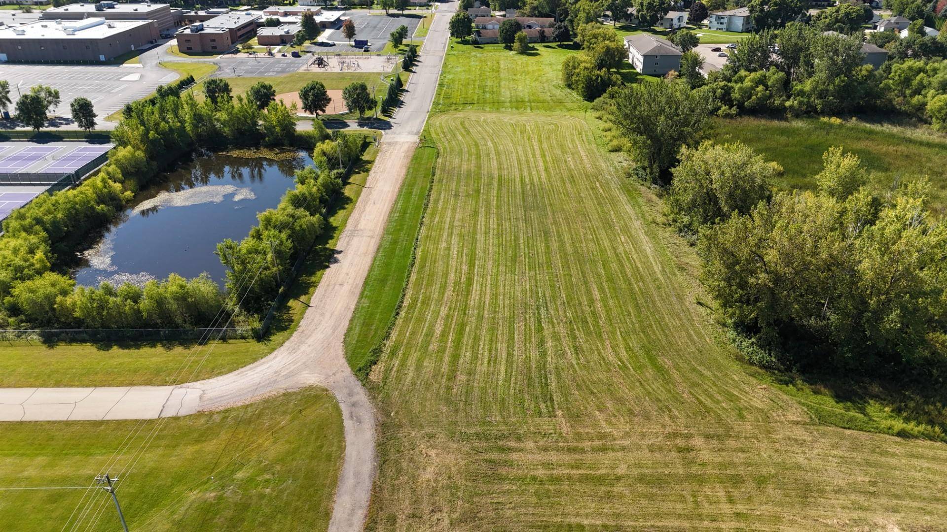 1801 Pryor AVE N, Glencoe, MN 55336