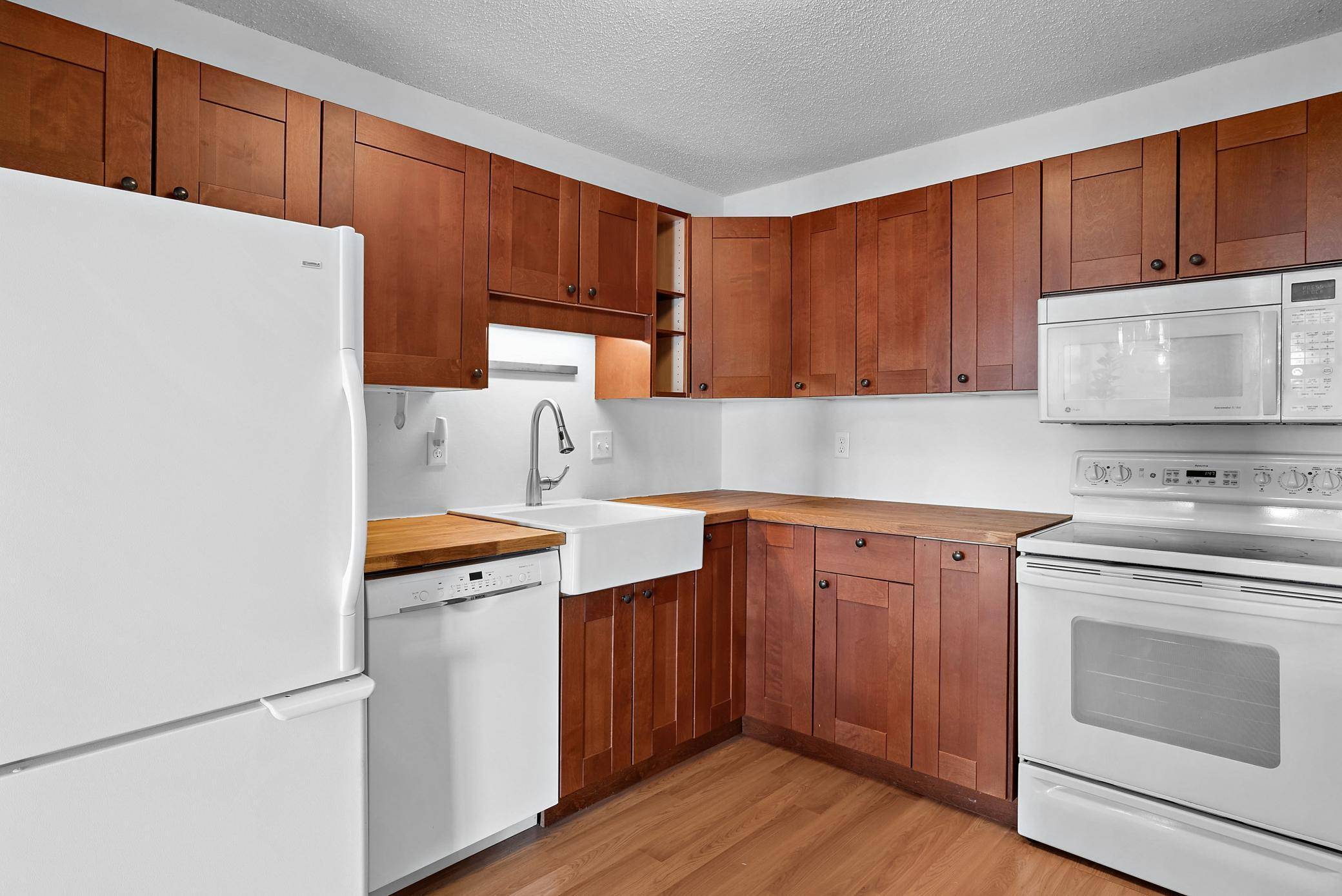 78 10th ST E #2104, Saint Paul, MN 55101