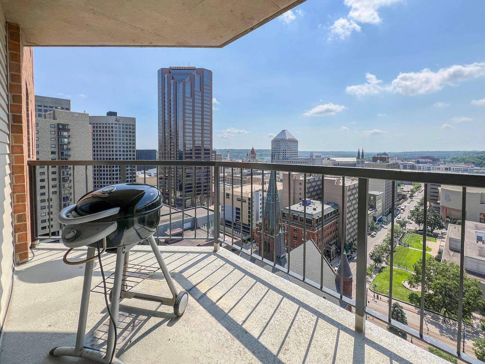 78 10th ST E #2104, Saint Paul, MN 55101
