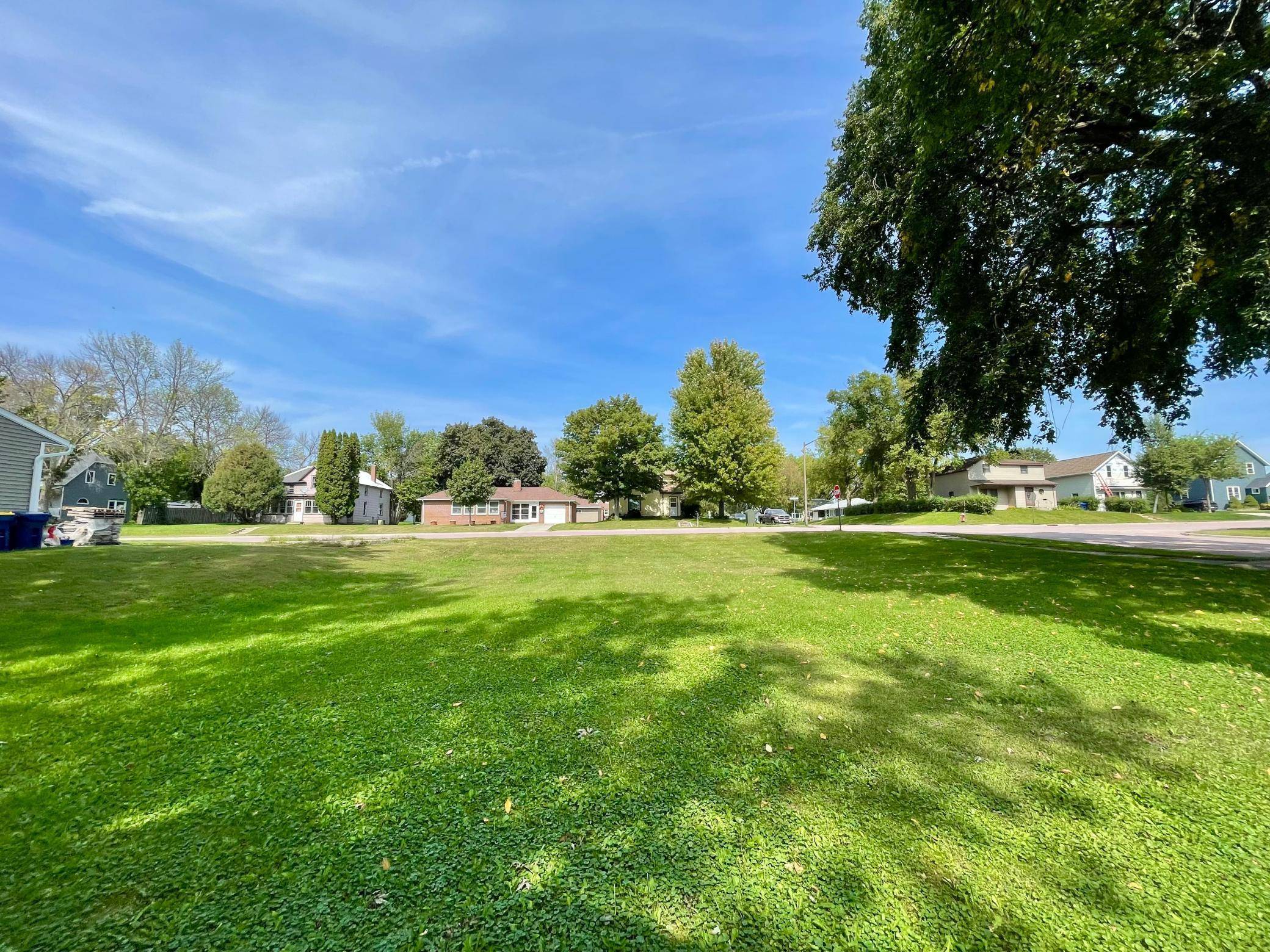 124 N Park AVE, Springfield, MN 56087