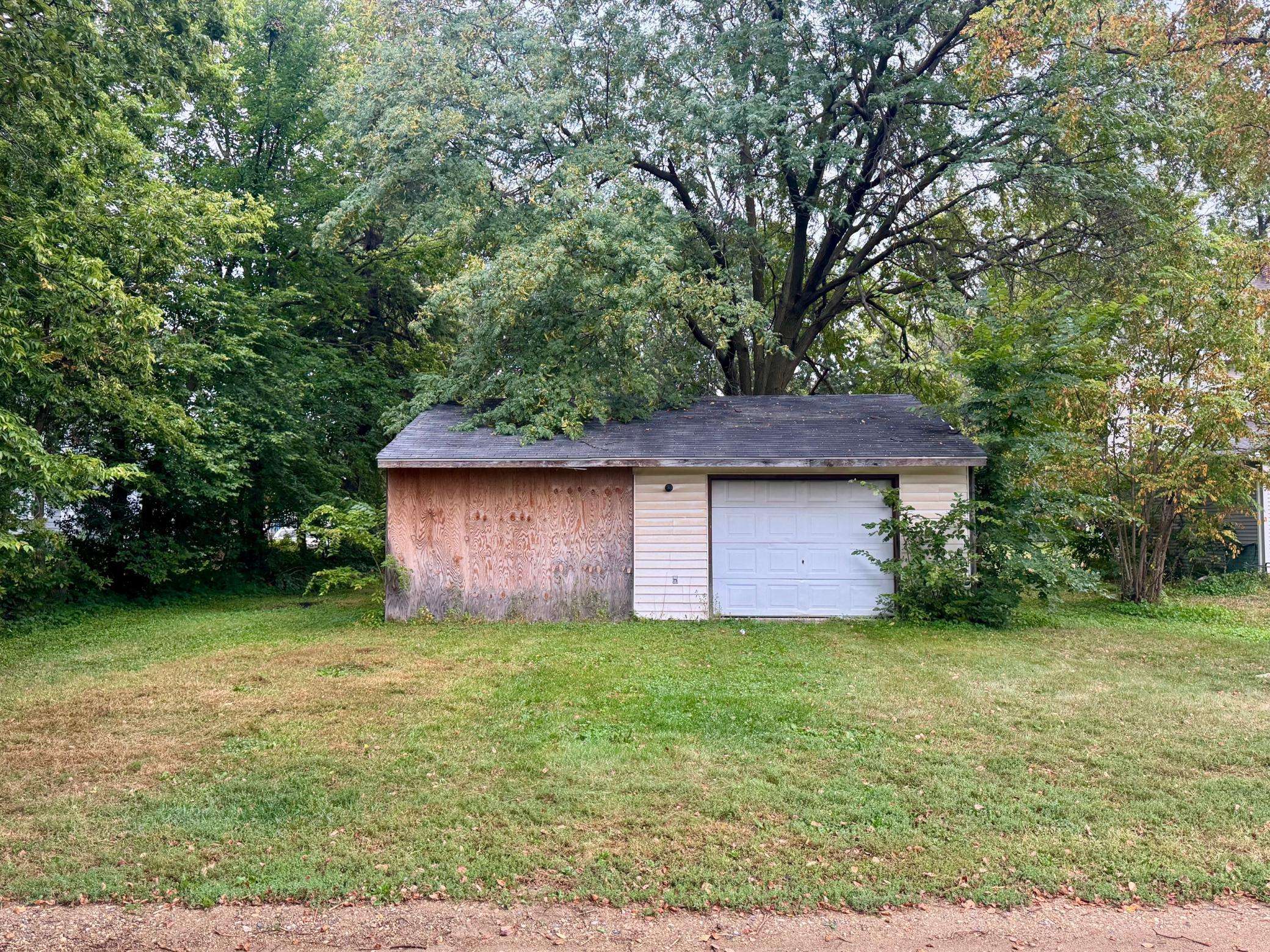 523 Strait AVE, Worthington, MN 56187