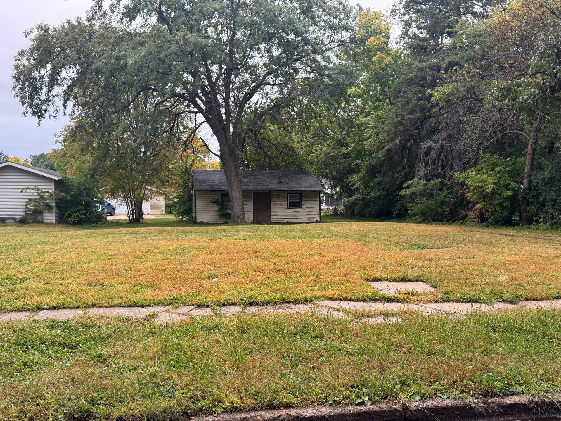 523 Strait AVE, Worthington, MN 56187