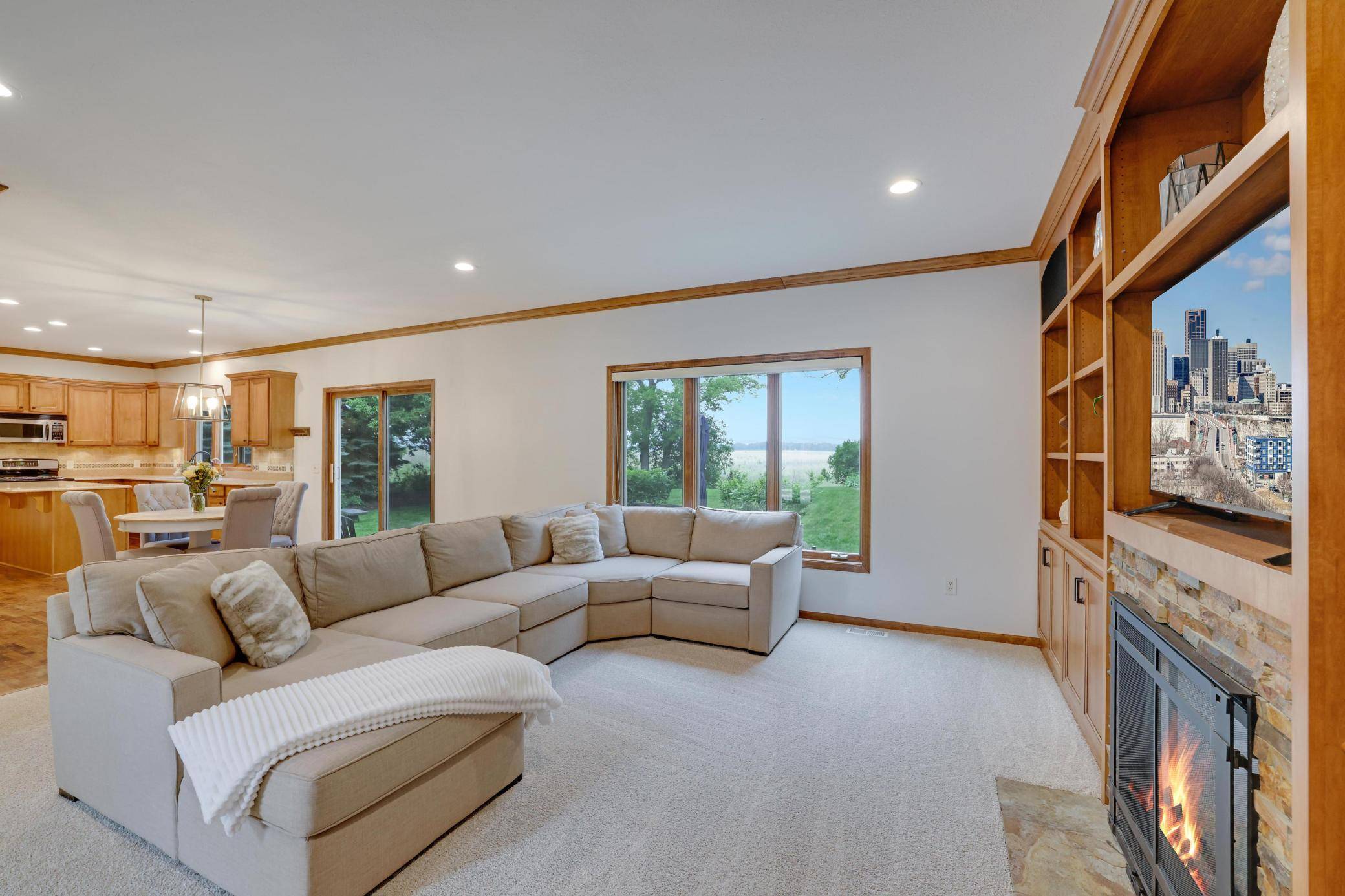 645 Ramsey CIR, Carver, MN 55315