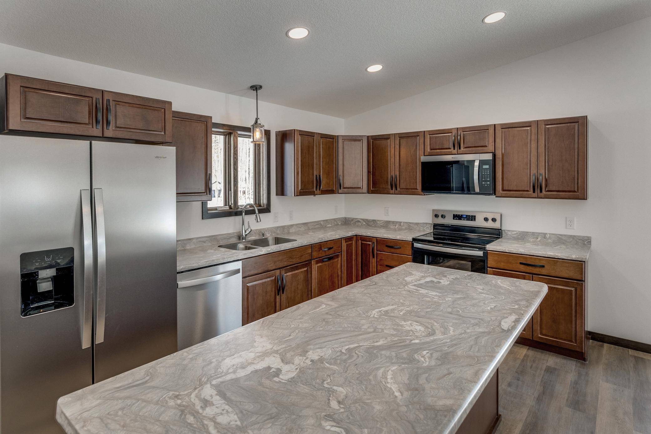 205 Ridgeway LN, Walker, MN 56484