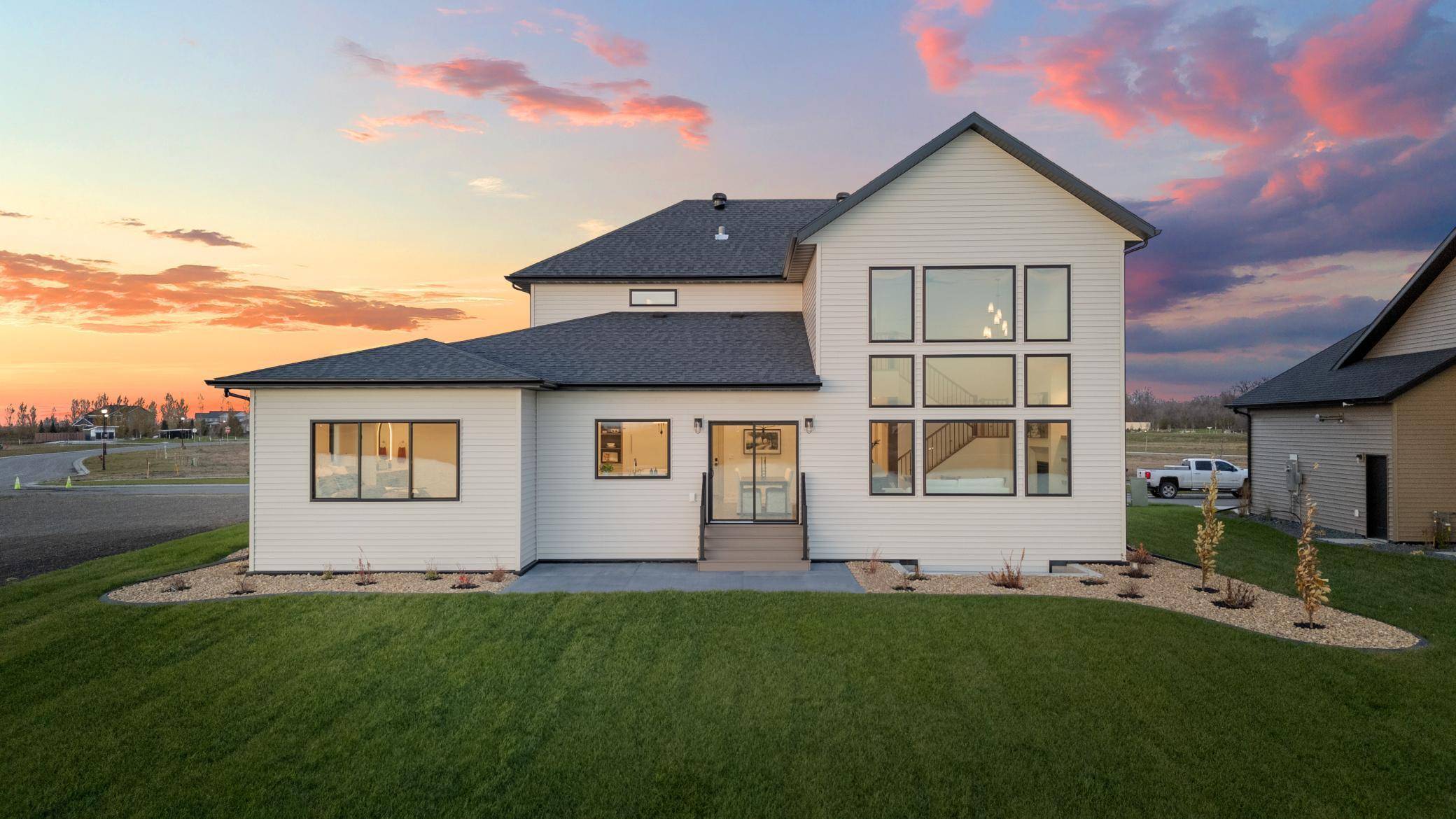 8147 Memory LN, Horace, ND 58047