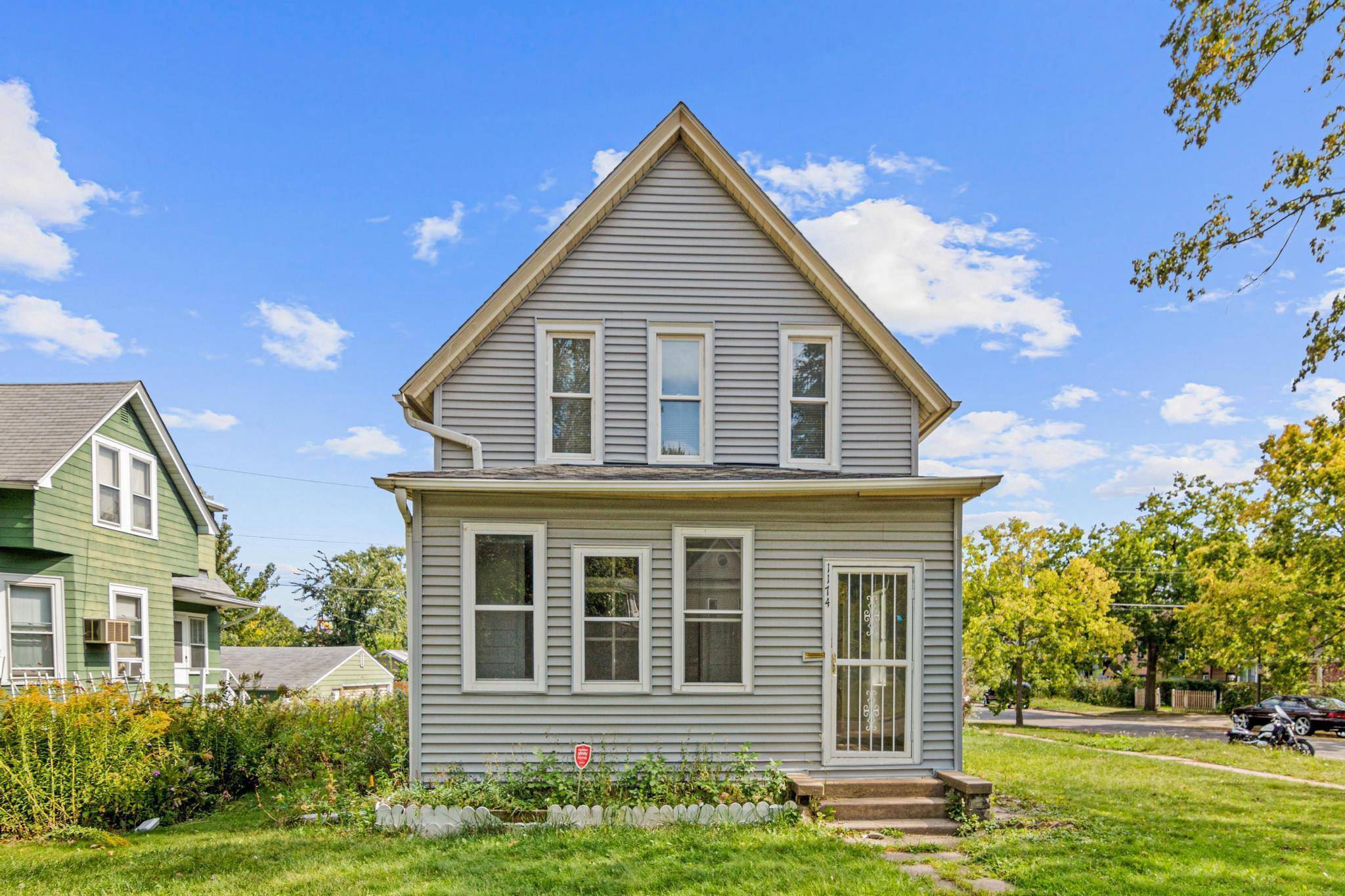 1174 Edgerton ST, Saint Paul, MN 55130