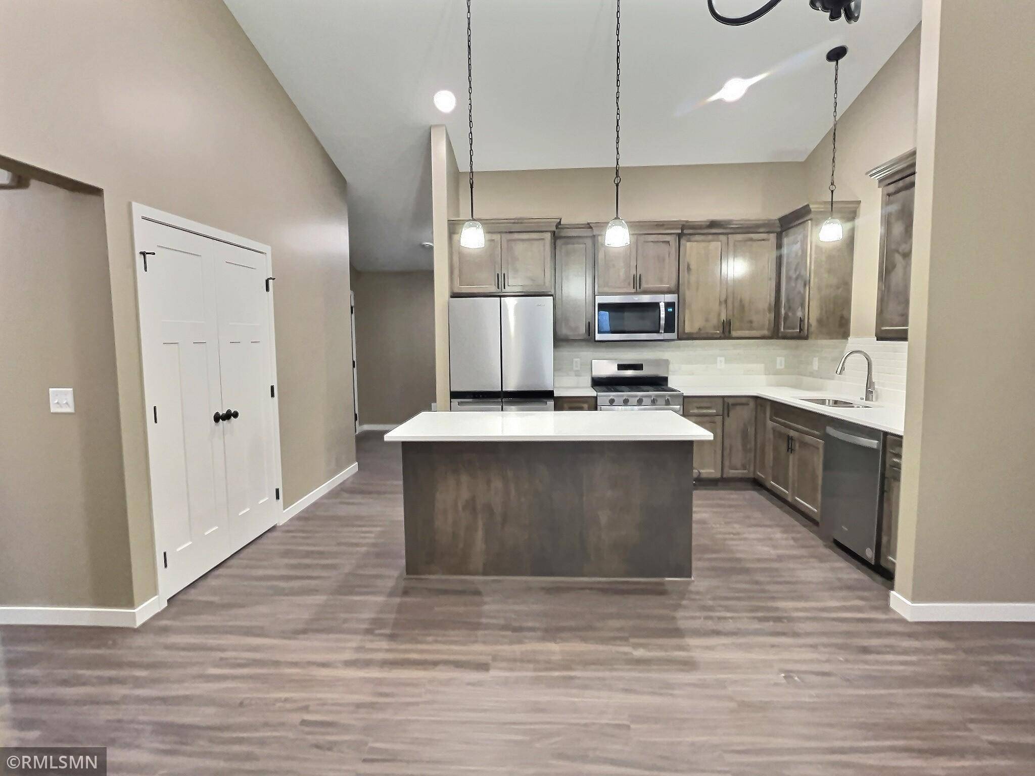 414 5th ST S, Maple Lake, MN 55358