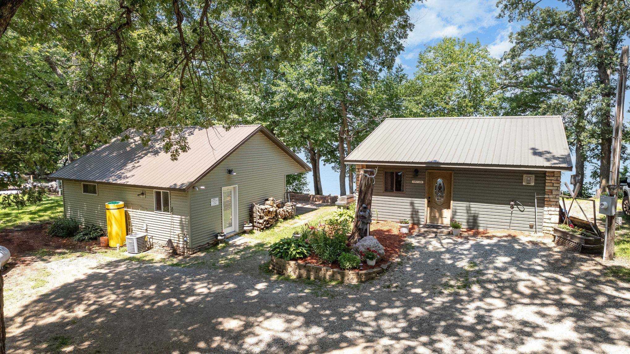 925 Paquin ST E, Waterville, MN 56096