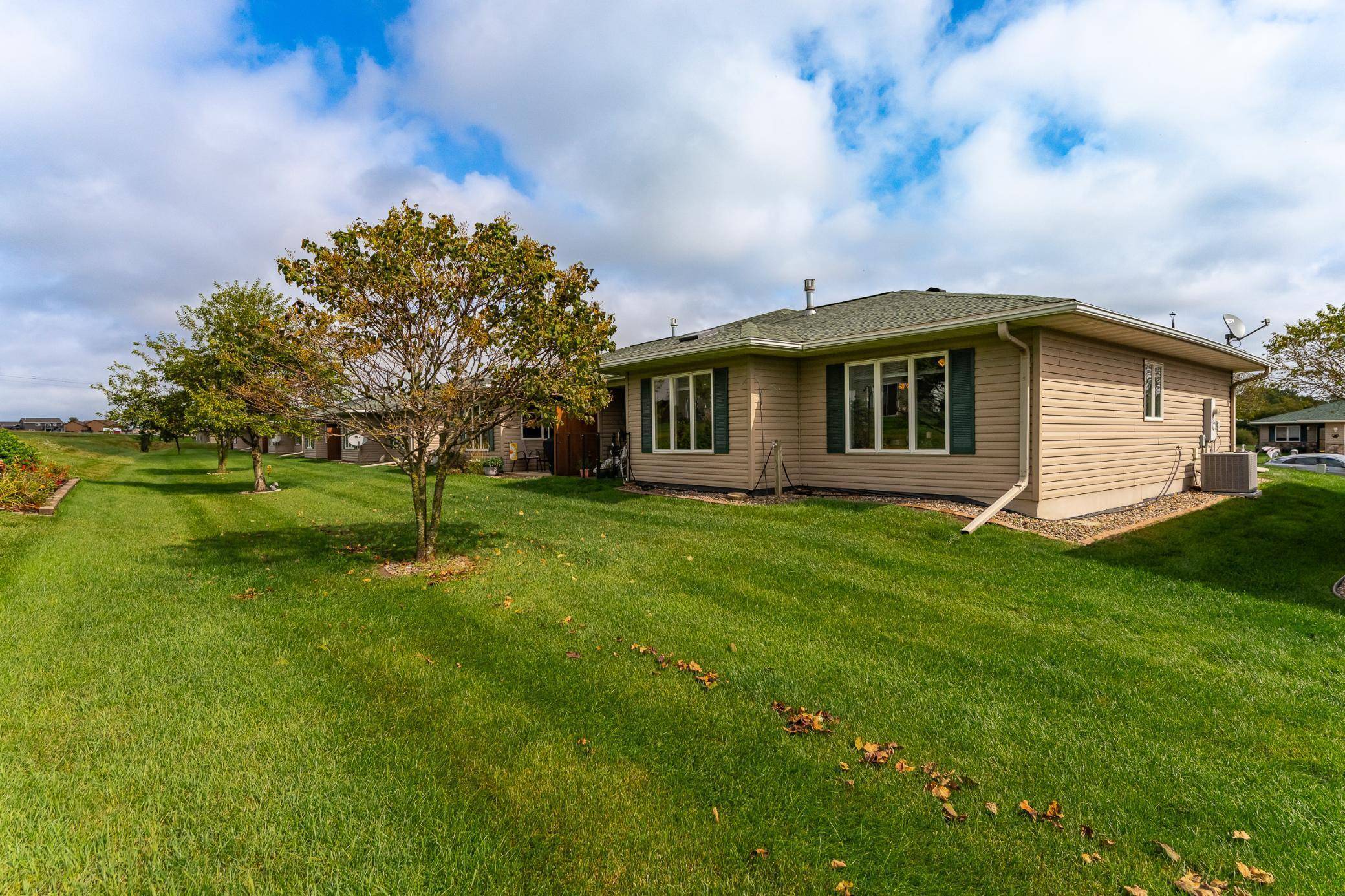 1821 Clubhouse DR NE, Stewartville, MN 55976