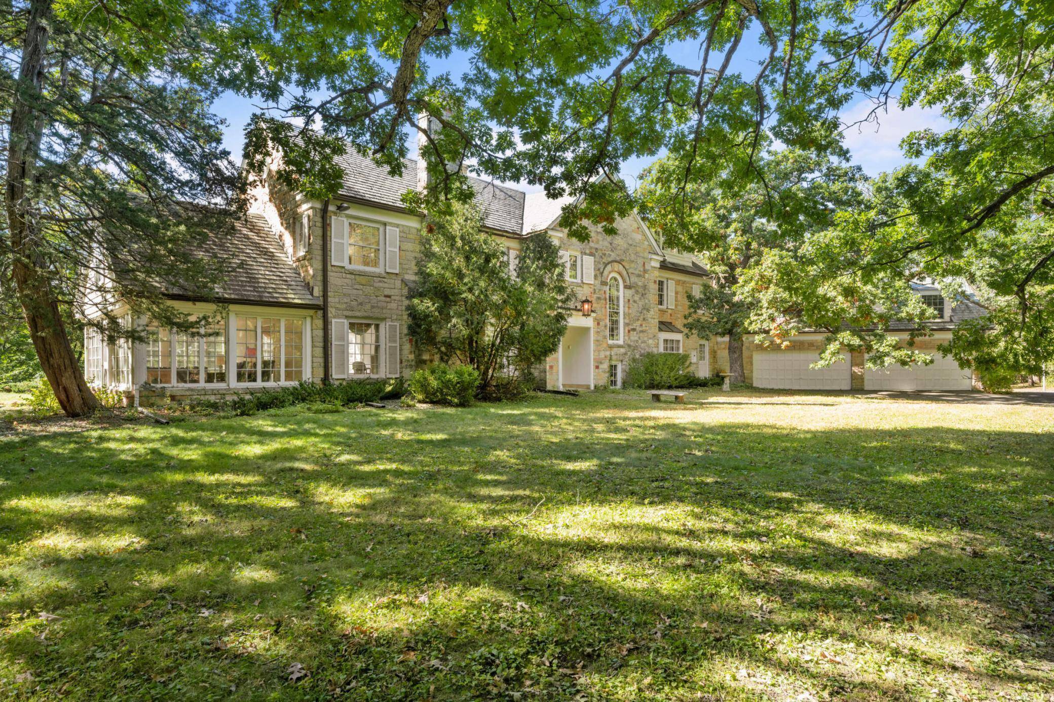 8 Merilane, Edina, MN 55436