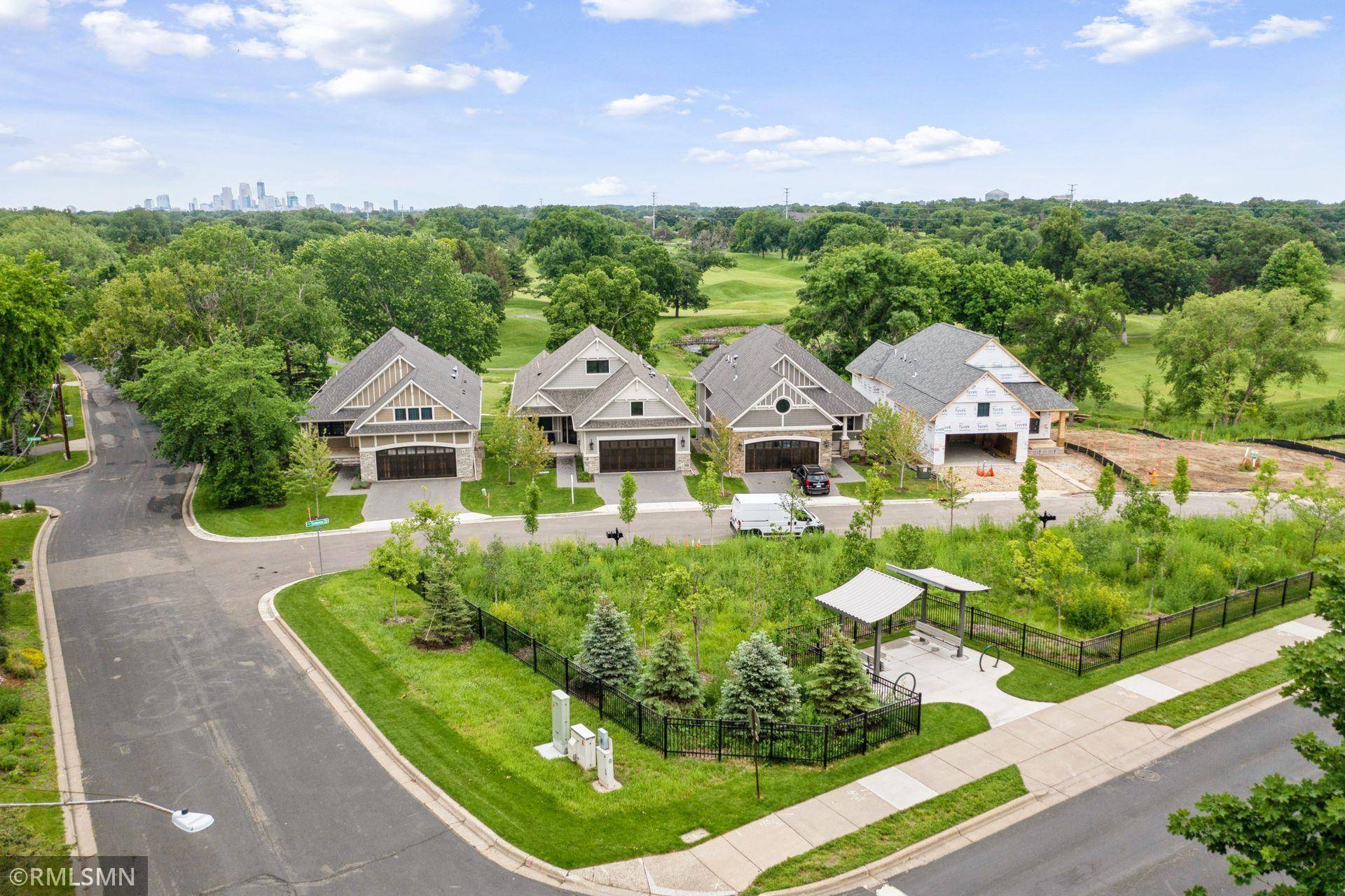 1240 Greenway PASS, Golden Valley, MN 55427