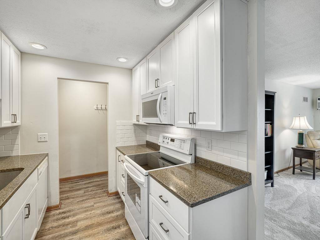 3421 Kent ST #614, Shoreview, MN 55126