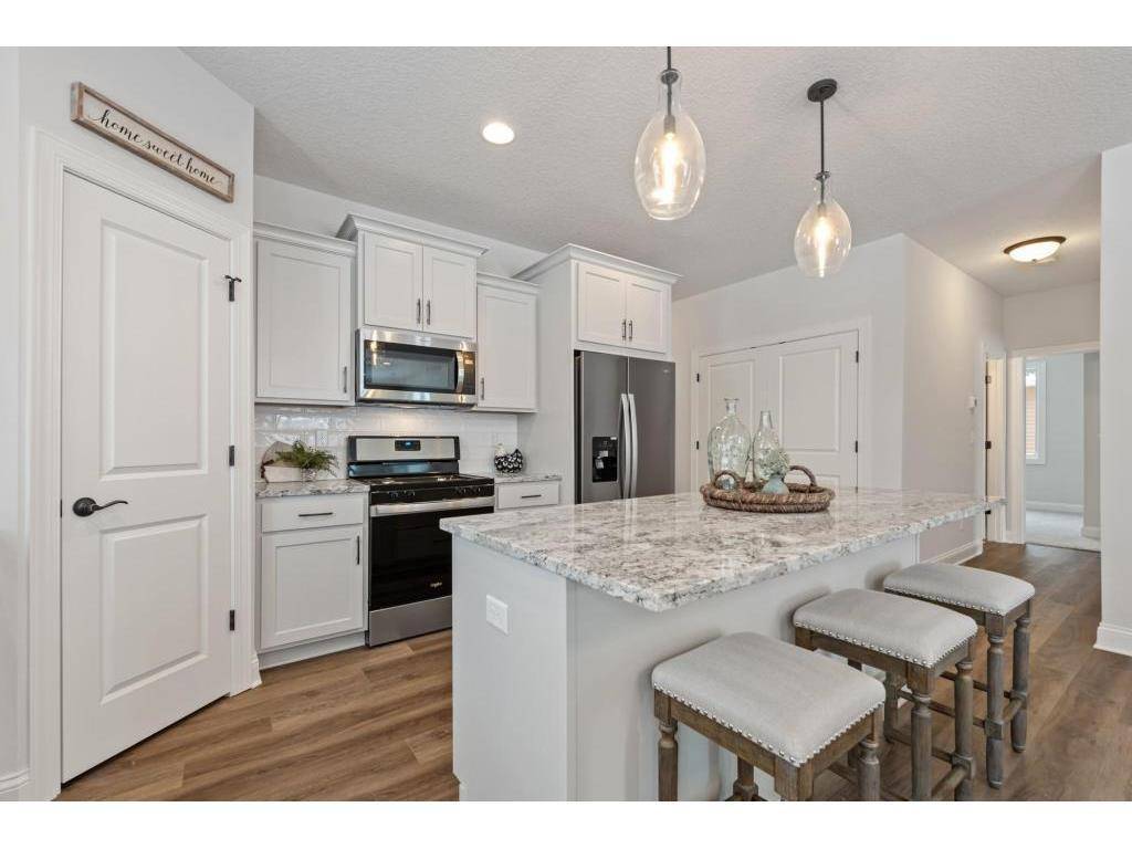 741 St James CIR, Litchfield, MN 55355