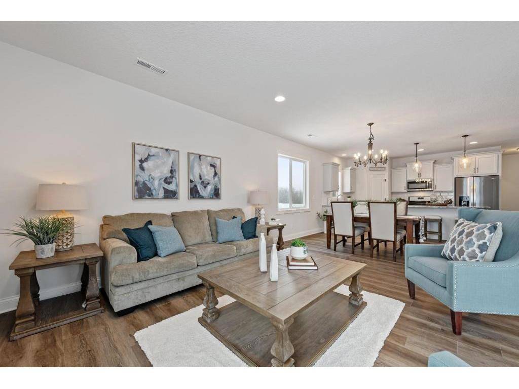 741 St James CIR, Litchfield, MN 55355