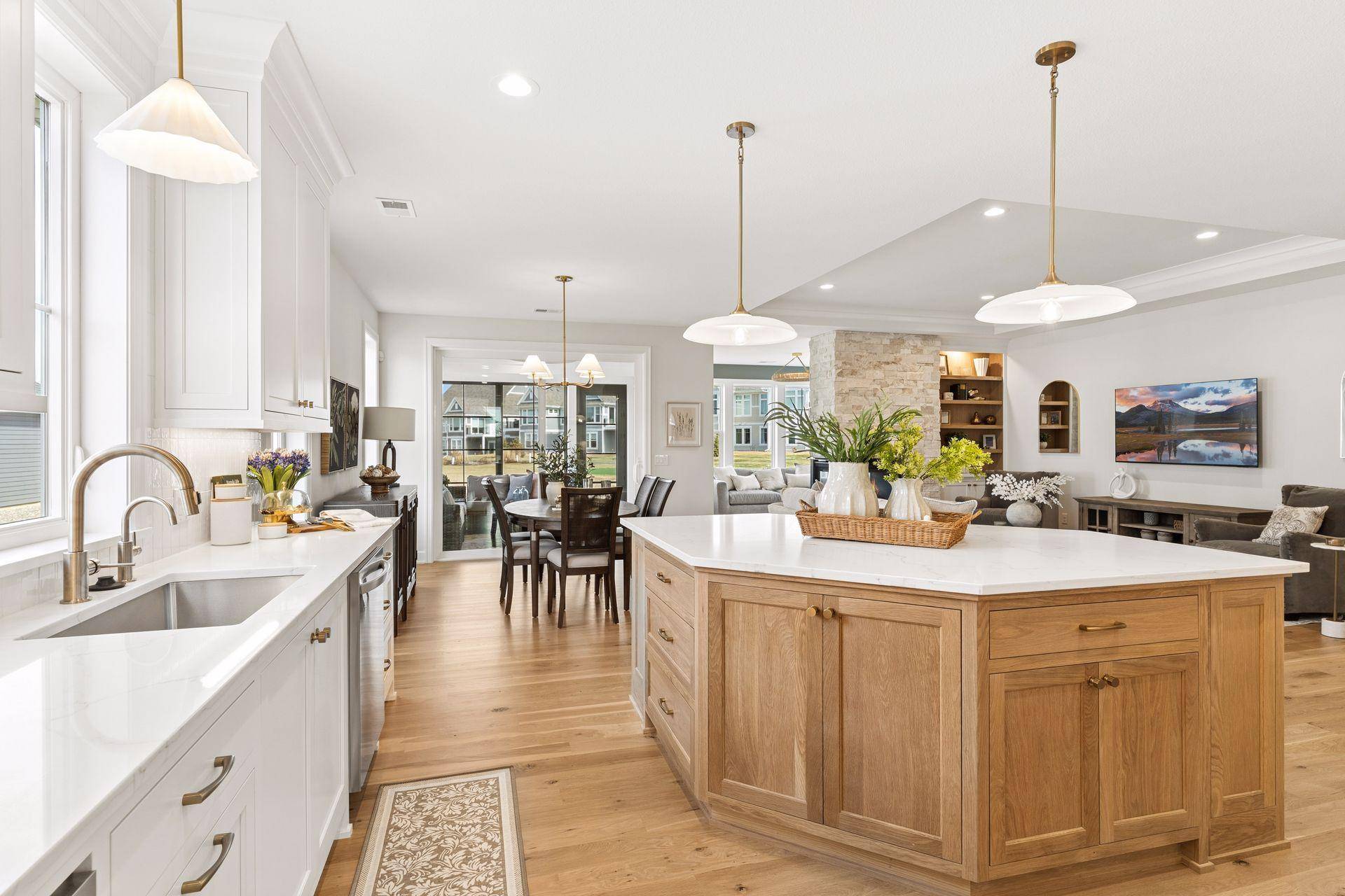 118 Spring Farm RD, North Oaks, MN 55127