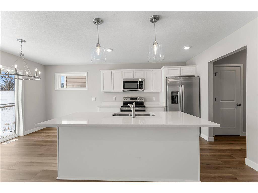 1596 76th ST W, Inver Grove Heights, MN 55077