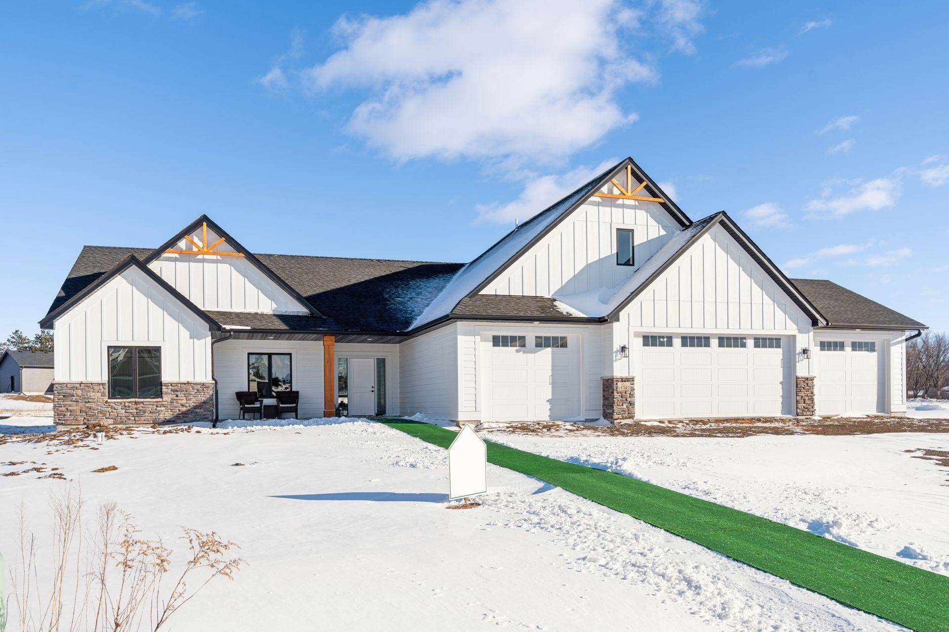 17984 Taconite ST NE, Ham Lake, MN 55304