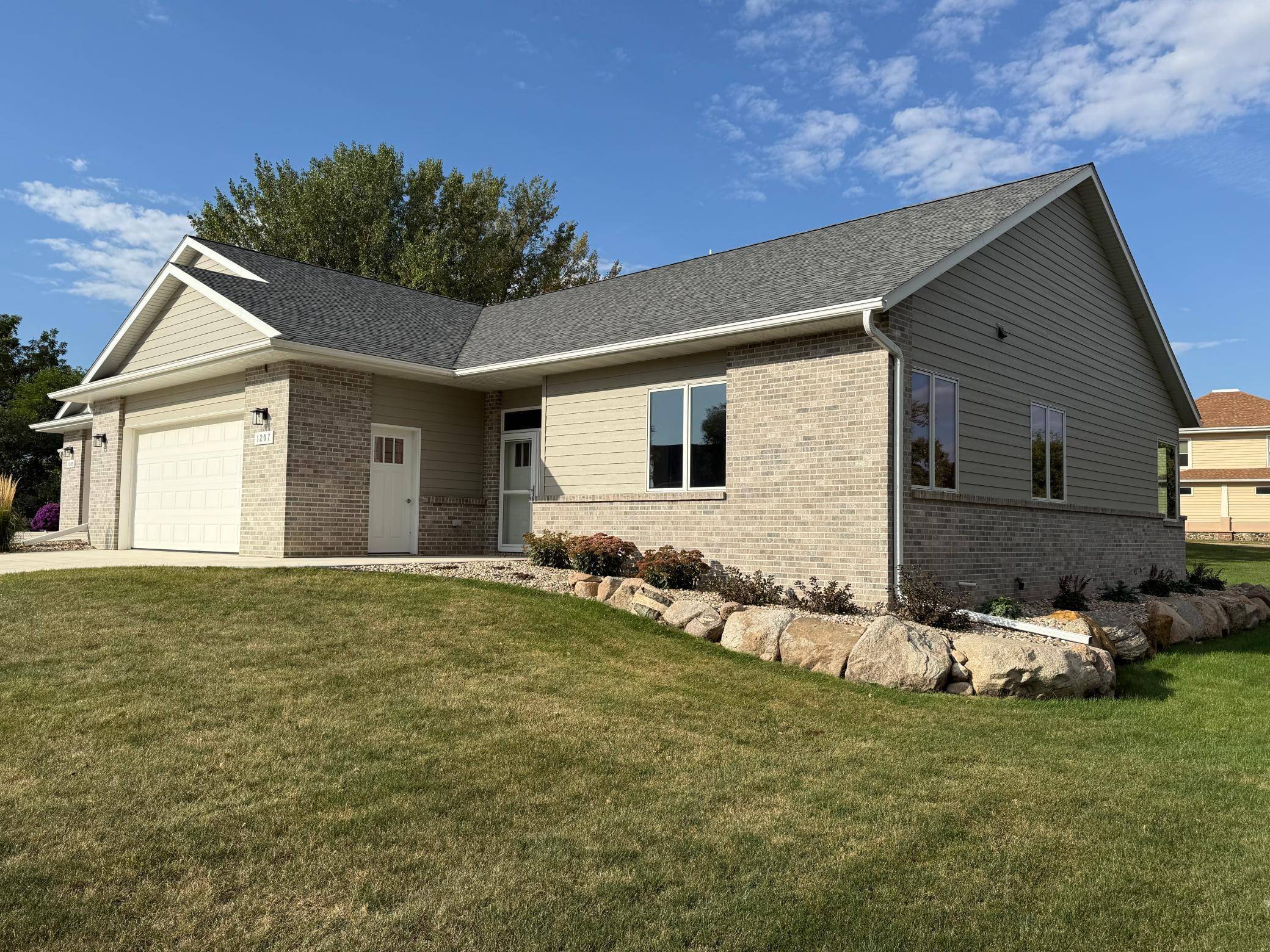 1207 S Shore DR, Worthington, MN 56187