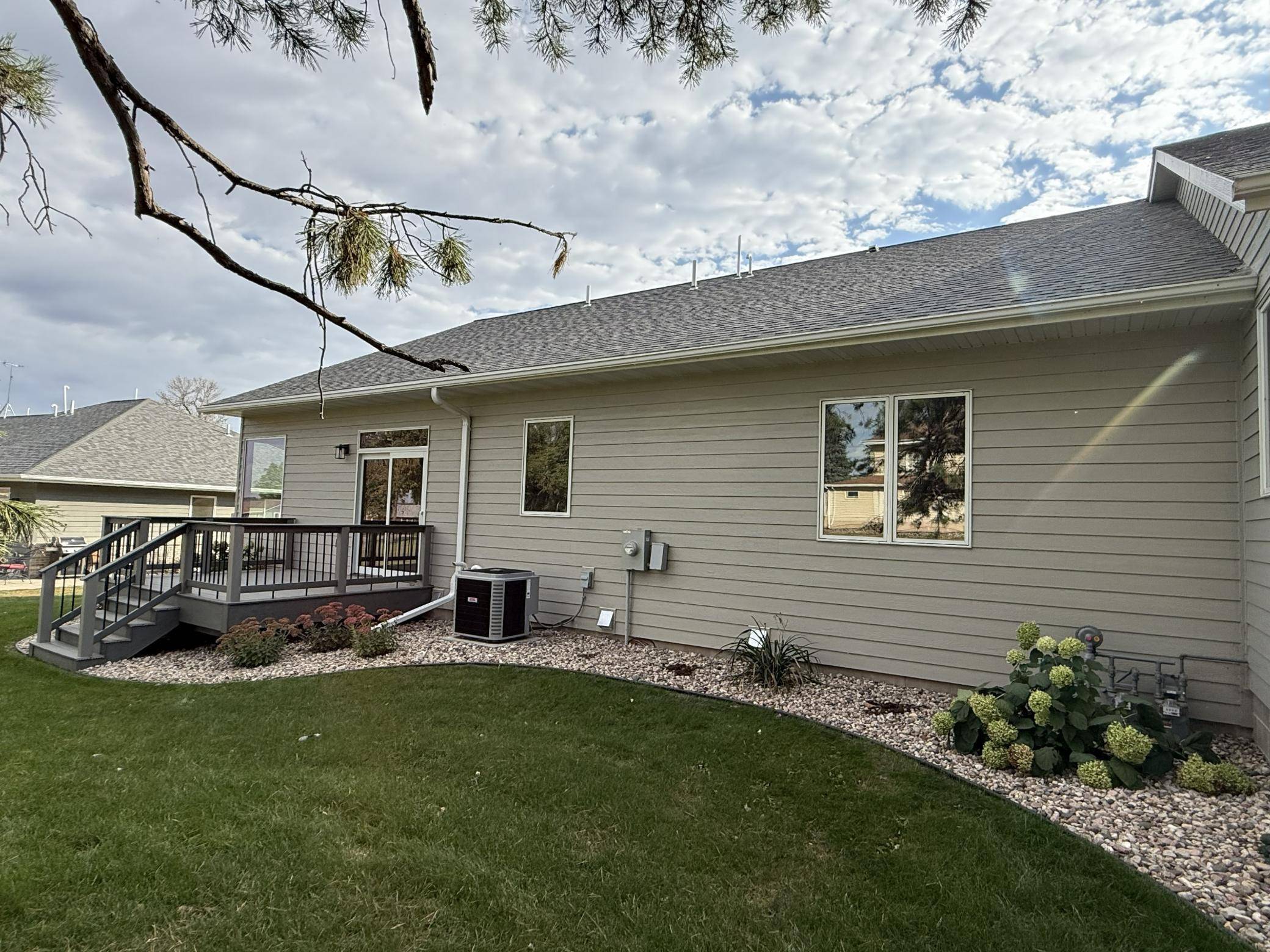 1207 S Shore DR, Worthington, MN 56187